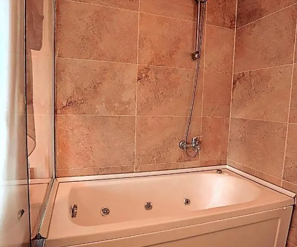 Goedence Restoran Hotel *