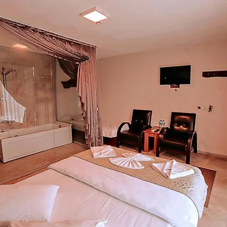 מלון Goedence Restoran Godence