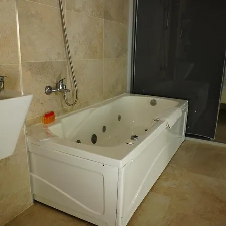 מלון Goedence Restoran *